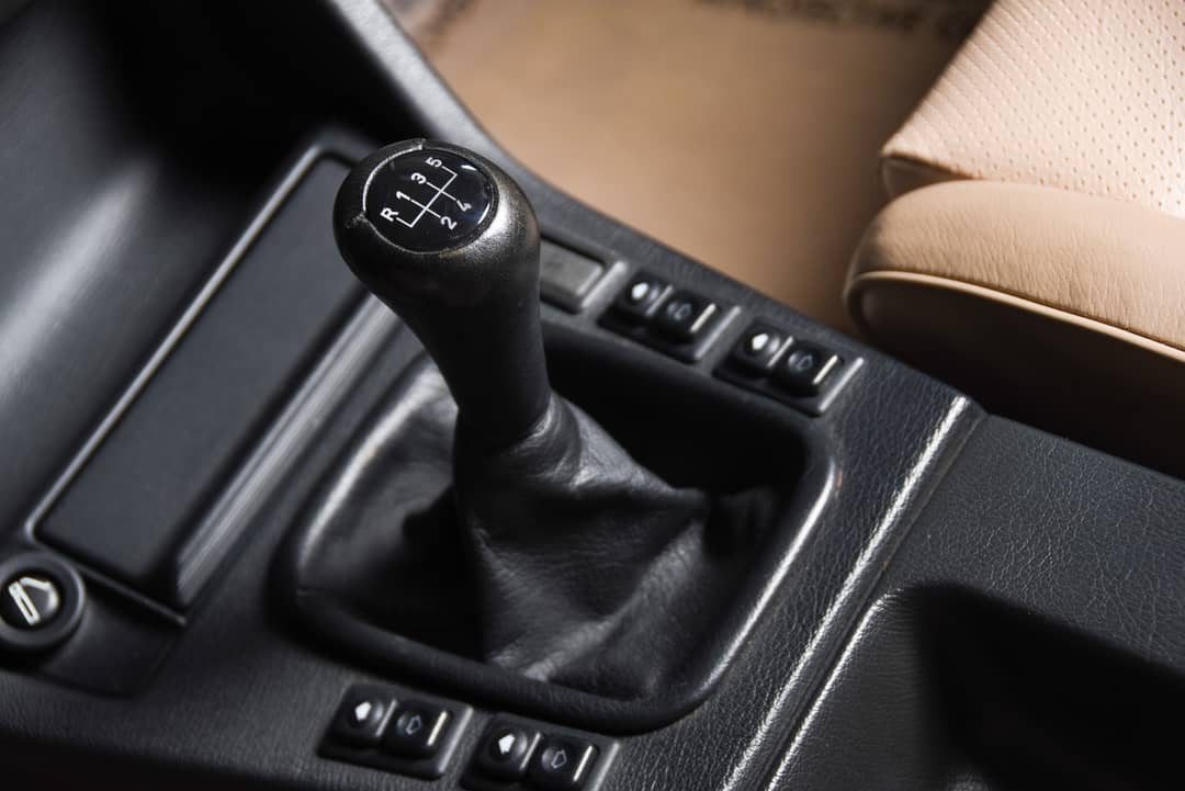 1991 BMW 3 Series 318i — photo 36
