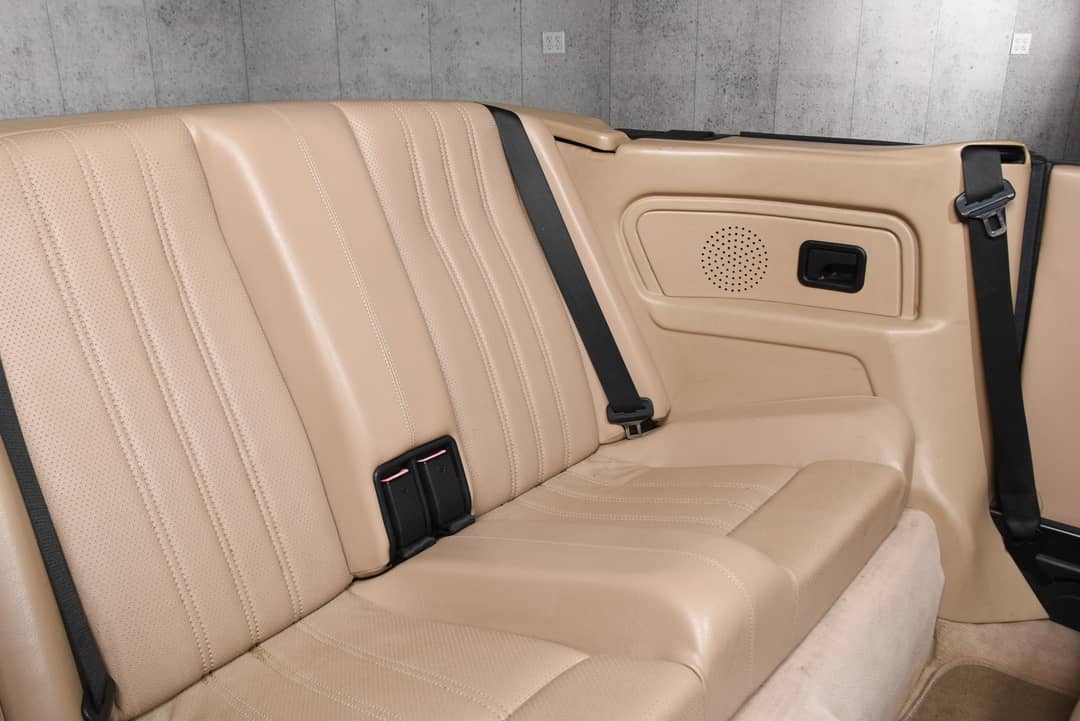 1991 BMW 3 Series 318i — photo 37
