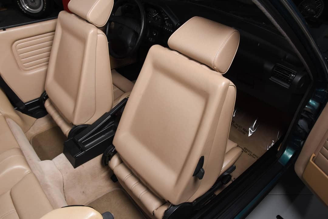 1991 BMW 3 Series 318i — photo 38