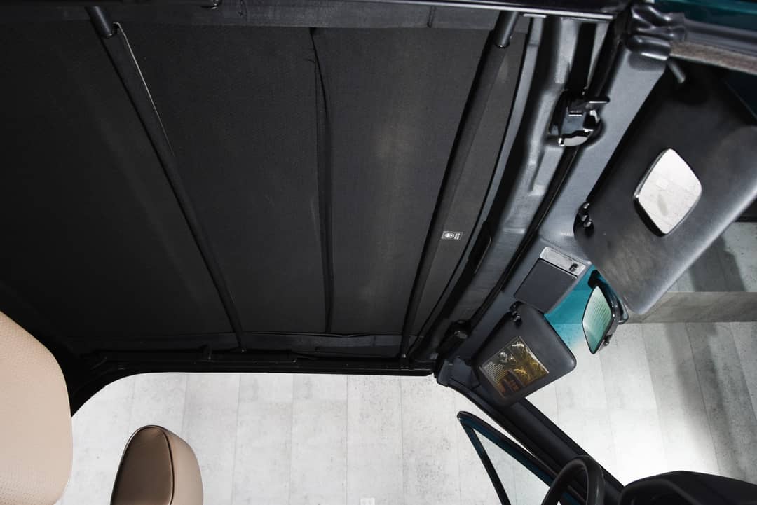 1991 BMW 3 Series 318i — photo 39