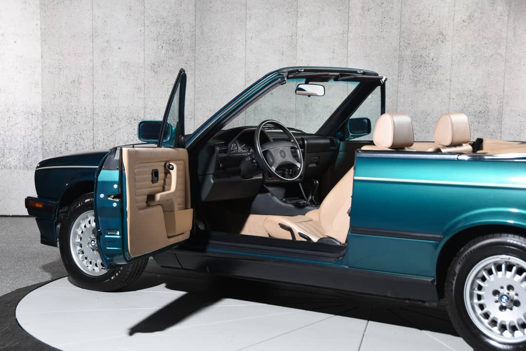 1991 BMW 3 Series 318i — photo 8