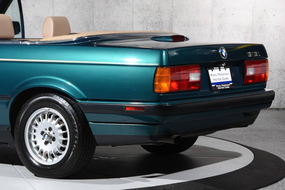 1991 BMW 3 Series 318i — photo 9