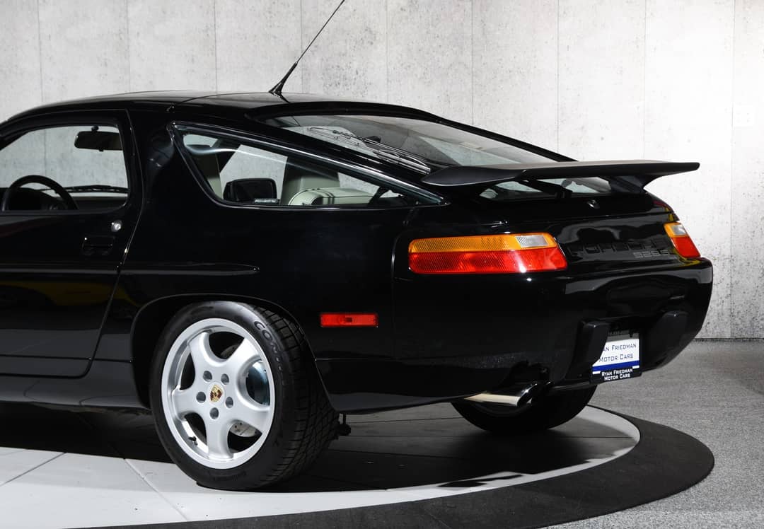 1989 Porsche 928 S4 — photo 14