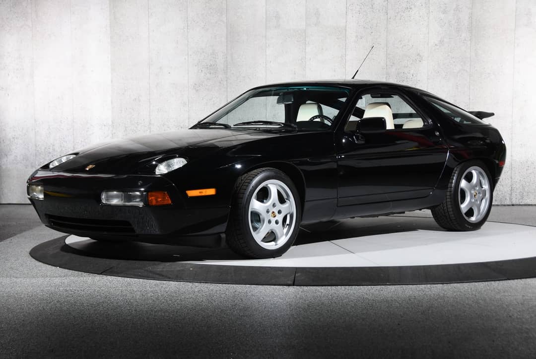 1989 Porsche 928 S4 — photo 18