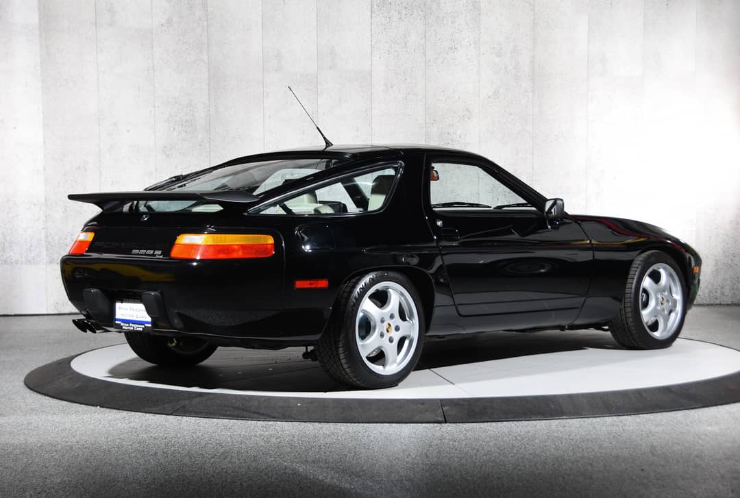 1989 Porsche 928 S4 — photo 19