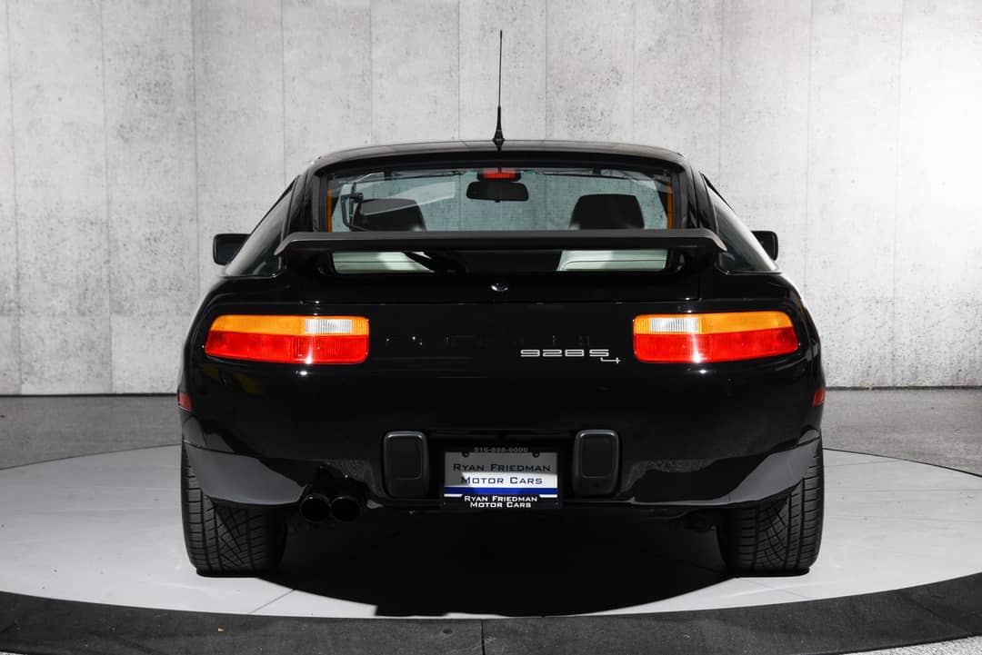 1989 Porsche 928 S4 — photo 21
