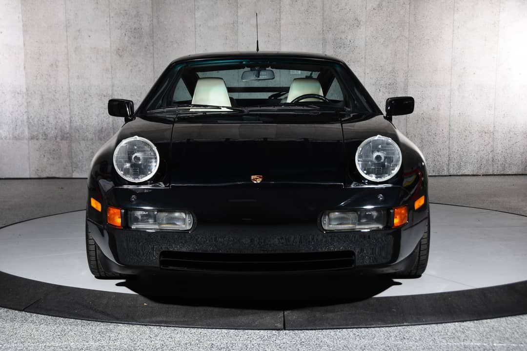 1989 Porsche 928 S4 — photo 22