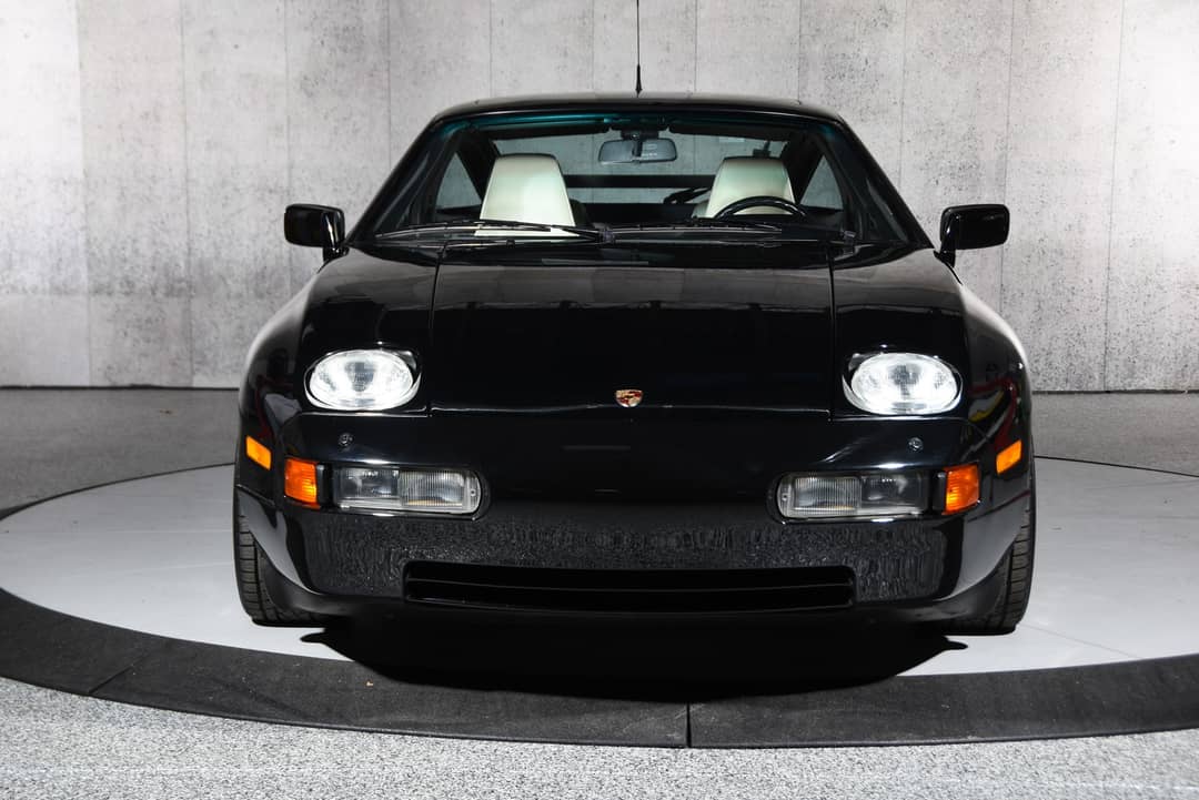 1989 Porsche 928 S4 — photo 25