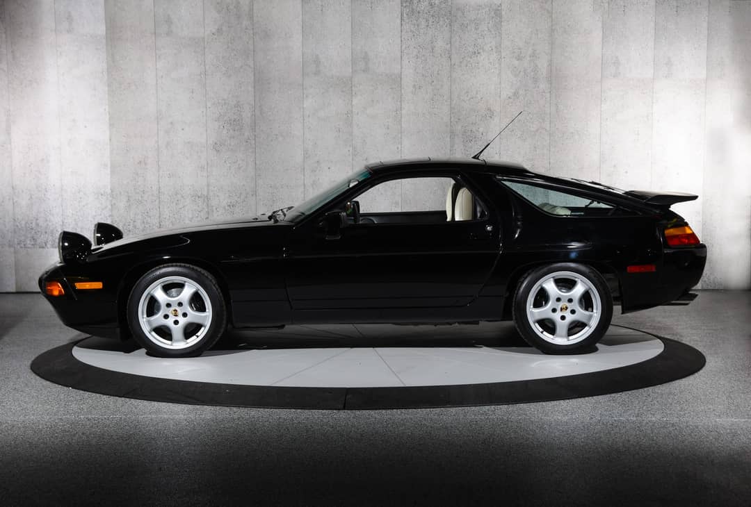 1989 Porsche 928 S4 — photo 30