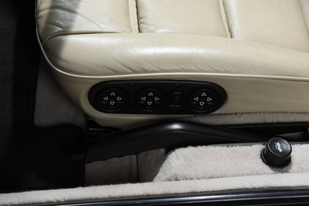 1989 Porsche 928 S4 — photo 41