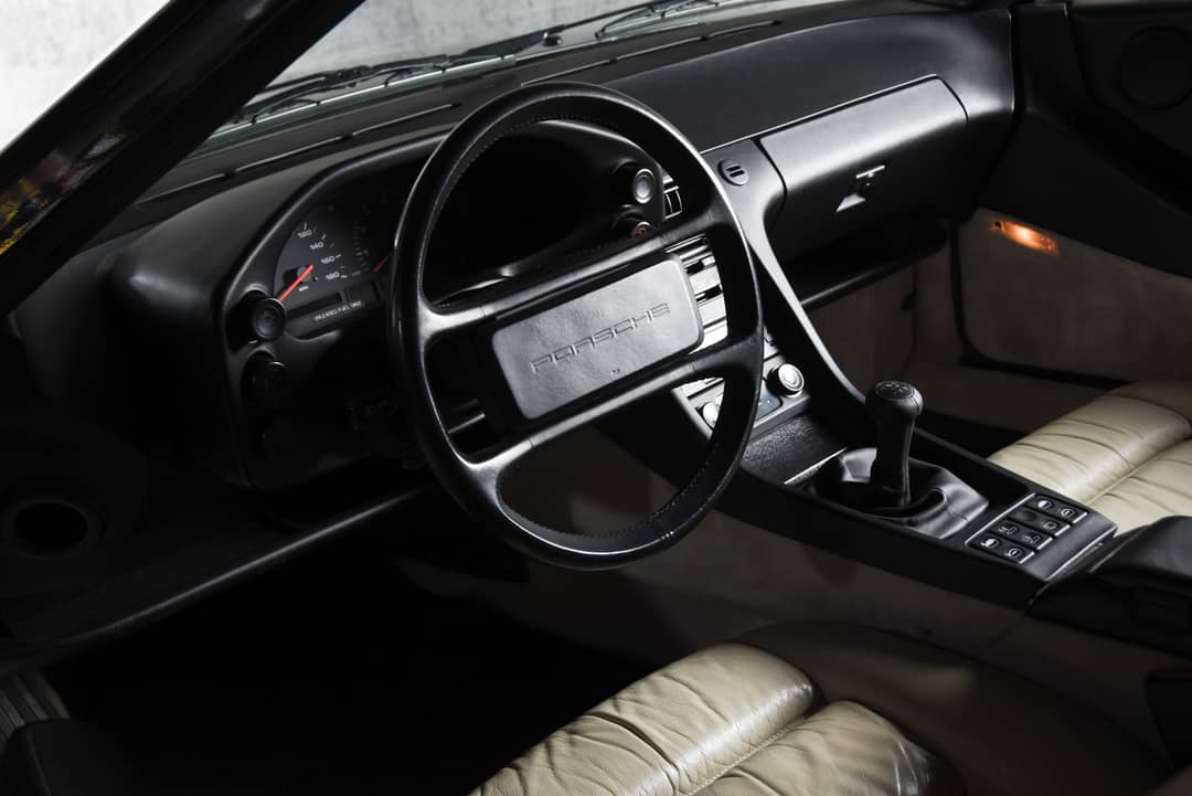 1989 Porsche 928 S4 — photo 44
