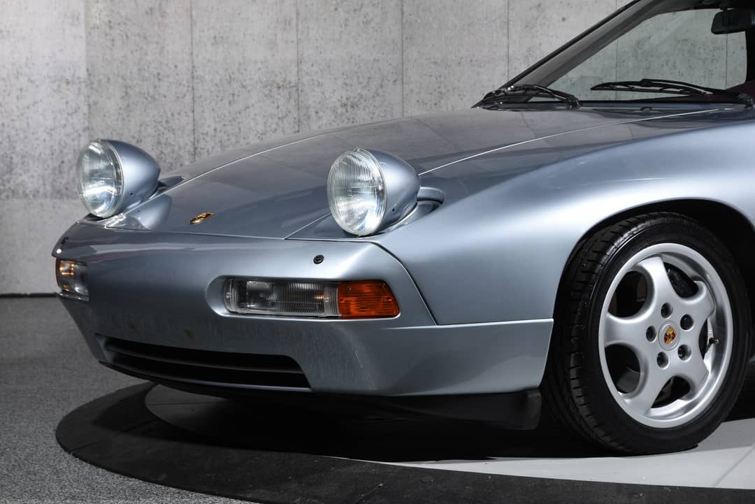 1992 Porsche 928 GTS — photo 16