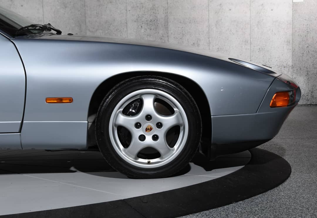 1992 Porsche 928 GTS — photo 34