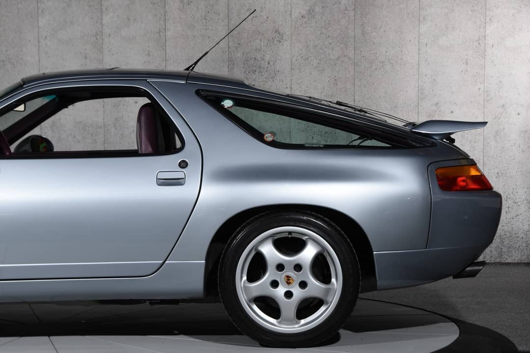 1992 Porsche 928 GTS — photo 40