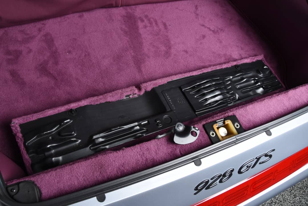 1992 Porsche 928 GTS — photo 10