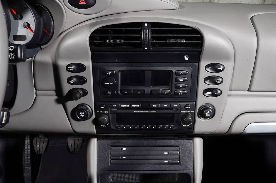 2004 Porsche 911 Carrera 4S — photo 17