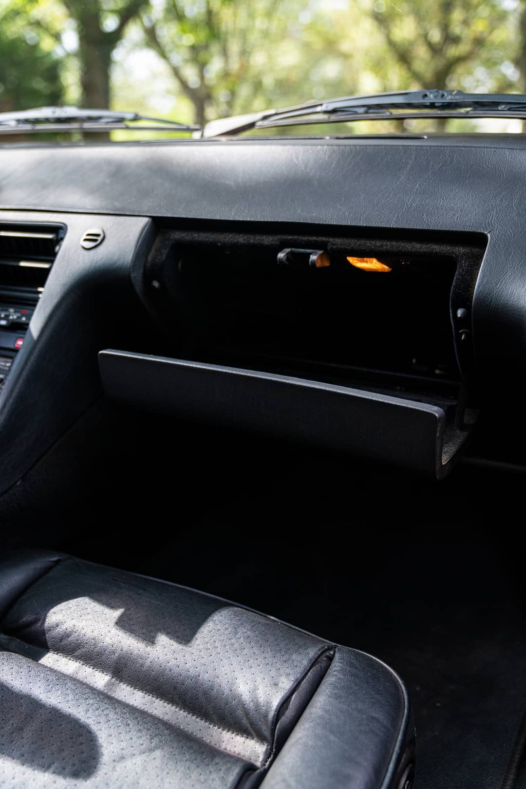 1988 Porsche 928 S4 — photo 29