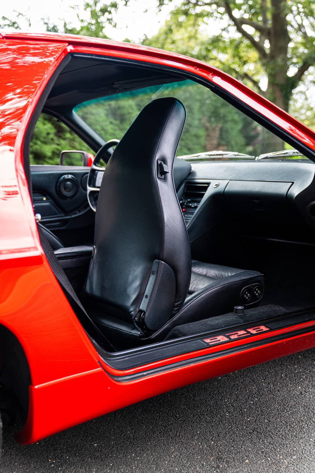 1988 Porsche 928 S4 — photo 32