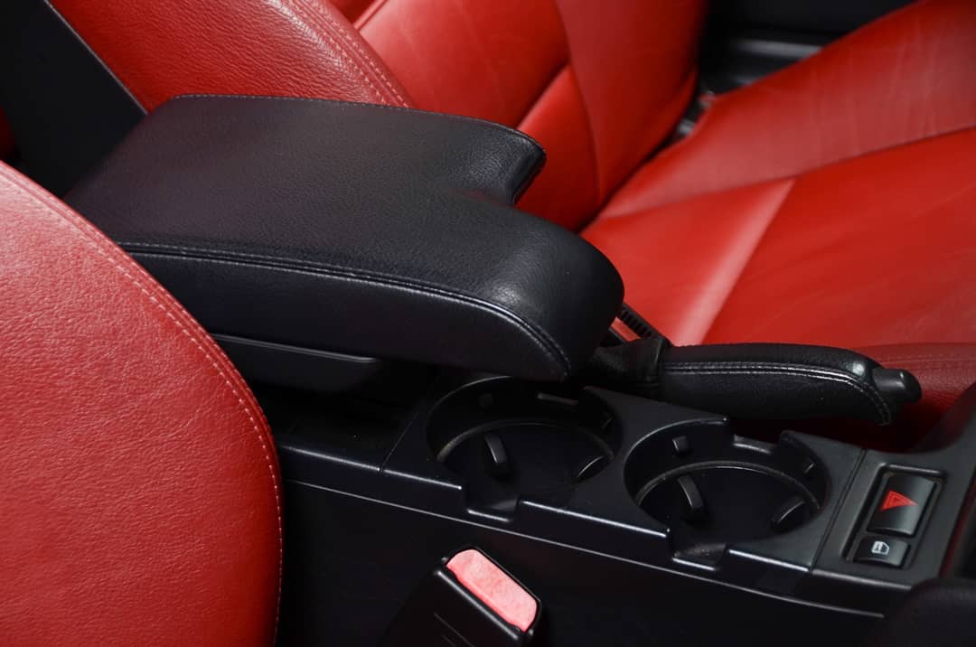 2001 BMW 3 Series 325Ci — photo 33