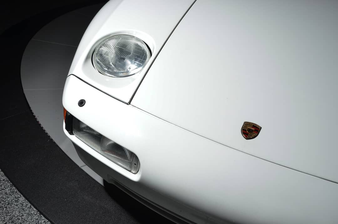 1991 Porsche 928 GT — photo 11