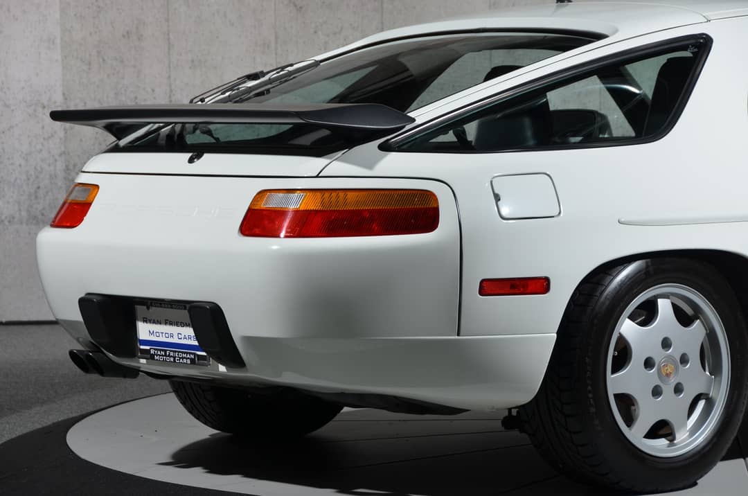 1991 Porsche 928 GT — photo 14