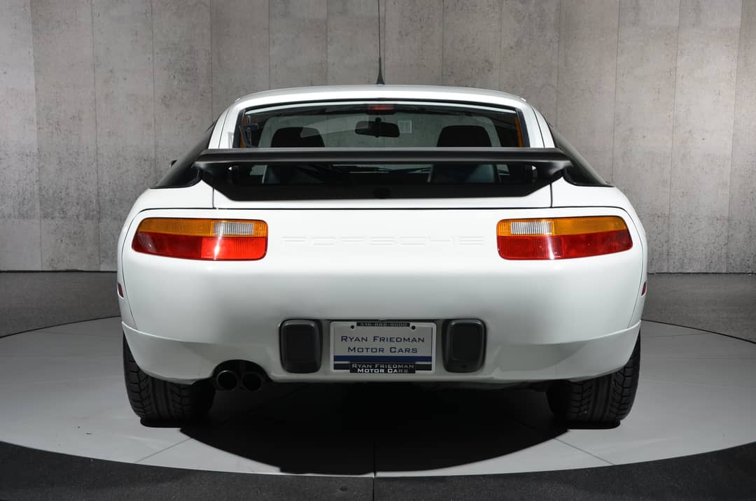 1991 Porsche 928 GT — photo 16