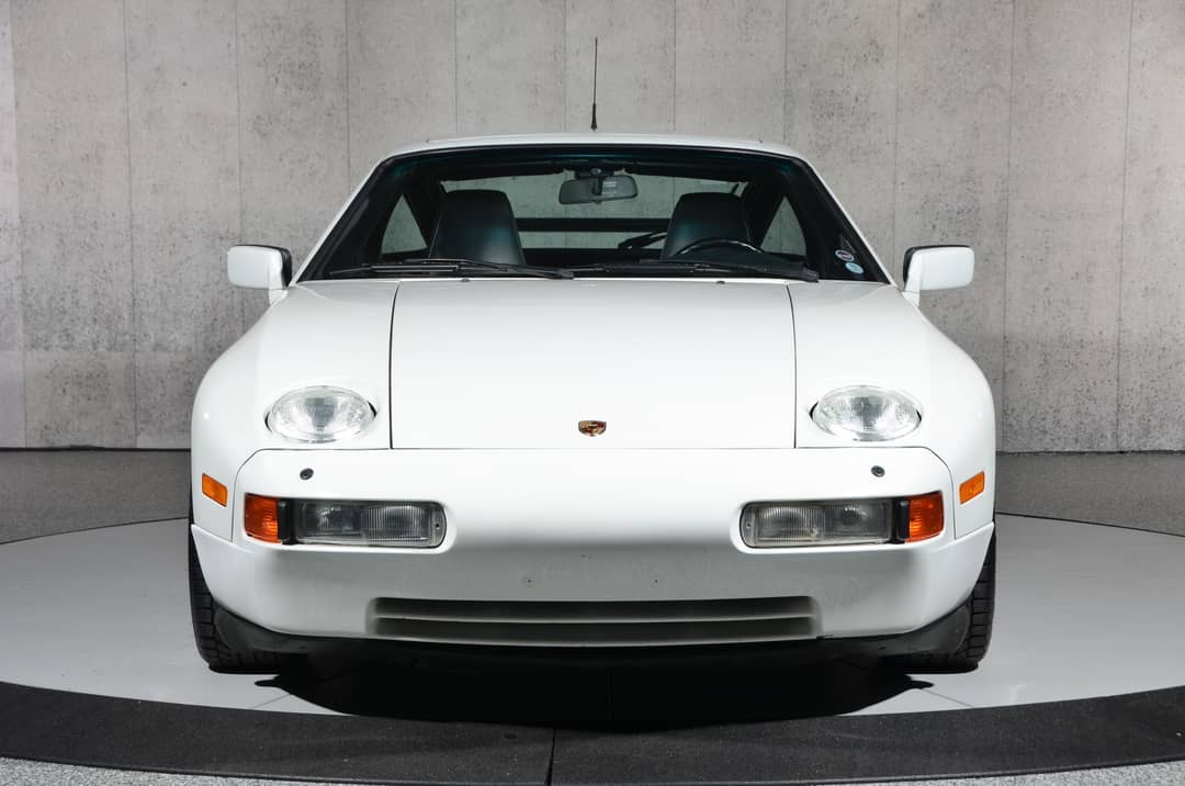 1991 Porsche 928 GT — photo 19
