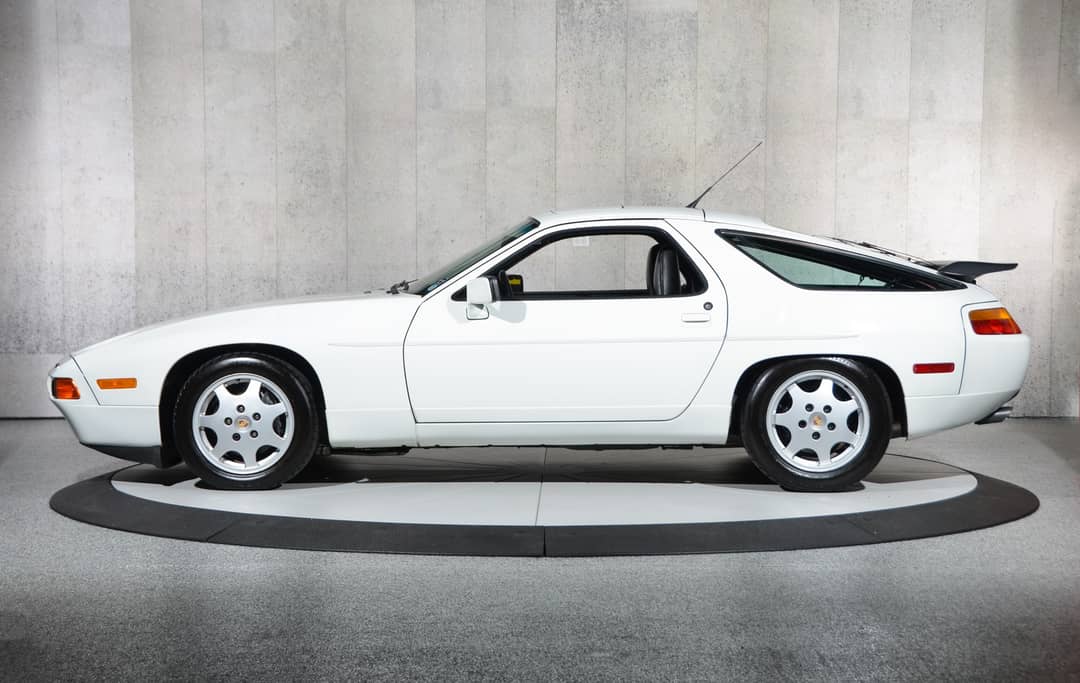 1991 Porsche 928 GT — photo 25