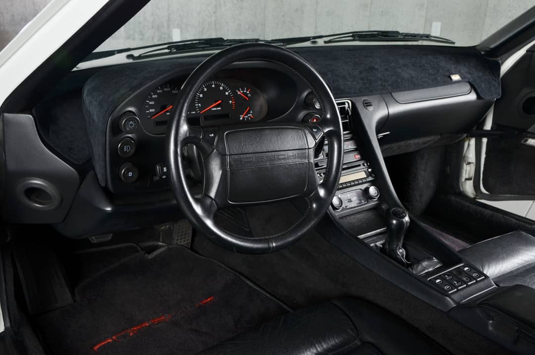 1991 Porsche 928 GT — photo 31