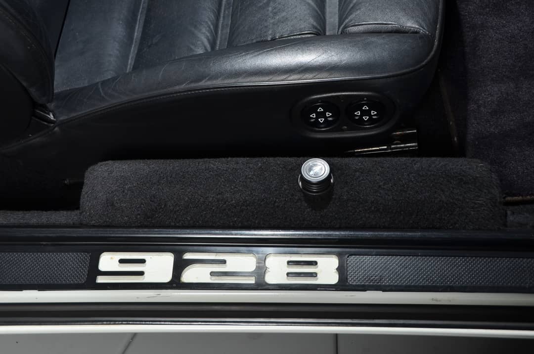 1991 Porsche 928 GT — photo 42