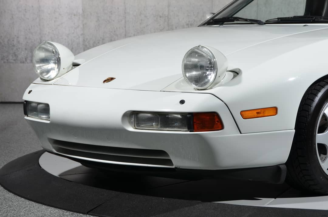 1991 Porsche 928 GT — photo 8