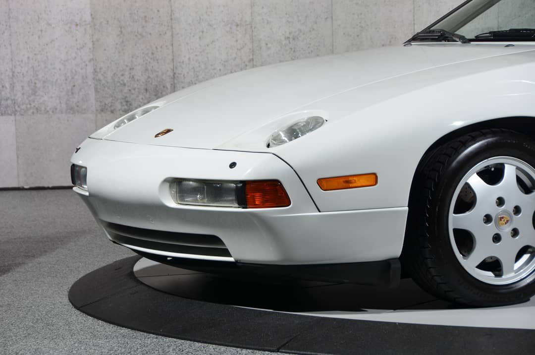 1991 Porsche 928 GT — photo 10