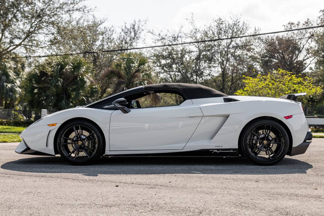 2011 Lamborghini Gallardo LP 570-4 Spyder Performante — photo 3
