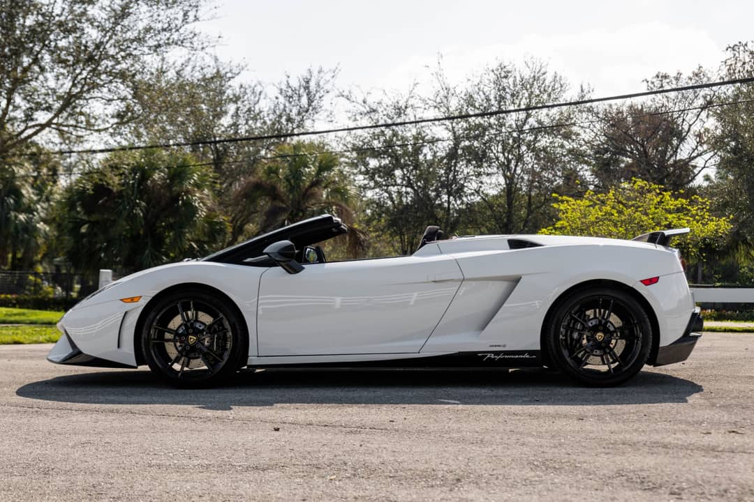 2011 Lamborghini Gallardo LP 570-4 Spyder Performante — photo 7