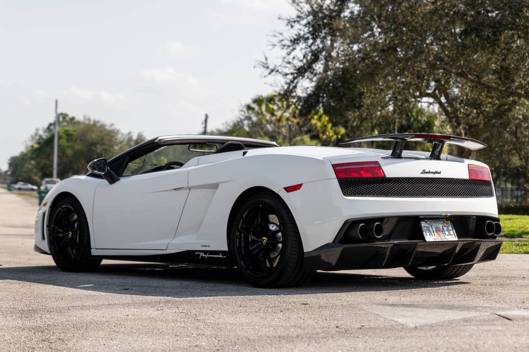 2011 Lamborghini Gallardo LP 570-4 Spyder Performante — photo 8