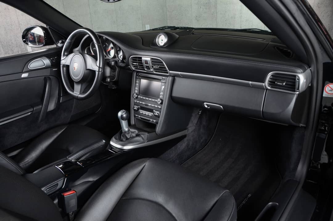 2011 Porsche 911 Turbo — photo 25