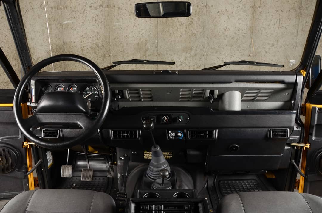 1995 Land Rover Defender 90 — photo 30