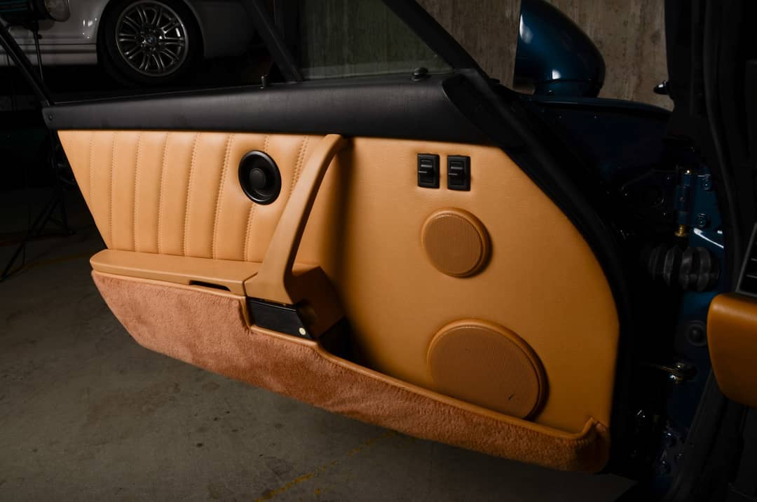 1992 Porsche 911 Carrera 2 — photo 21