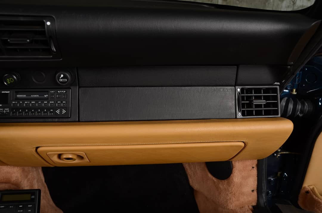 1992 Porsche 911 Carrera 2 — photo 32