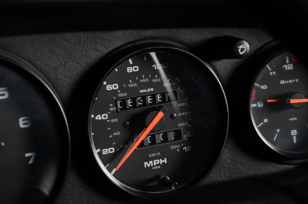 1991 Porsche 911 Carrera 2 — photo 21