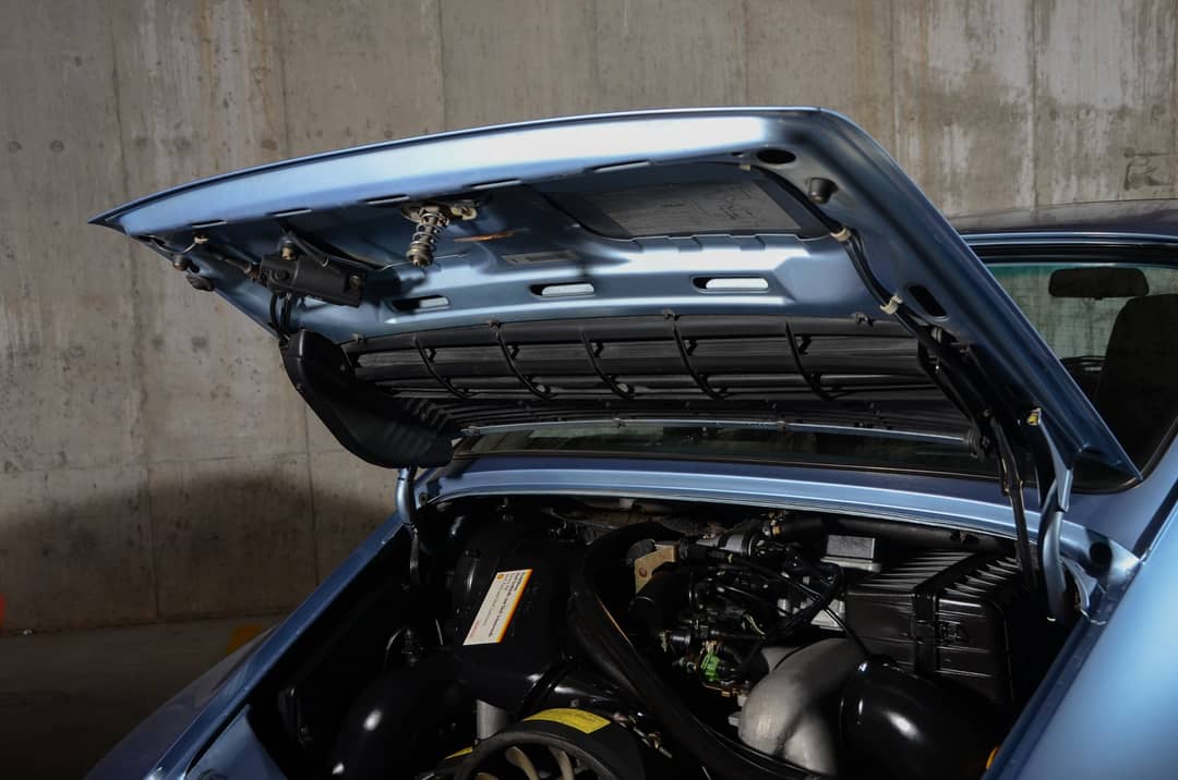 1991 Porsche 911 Carrera 2 — photo 9