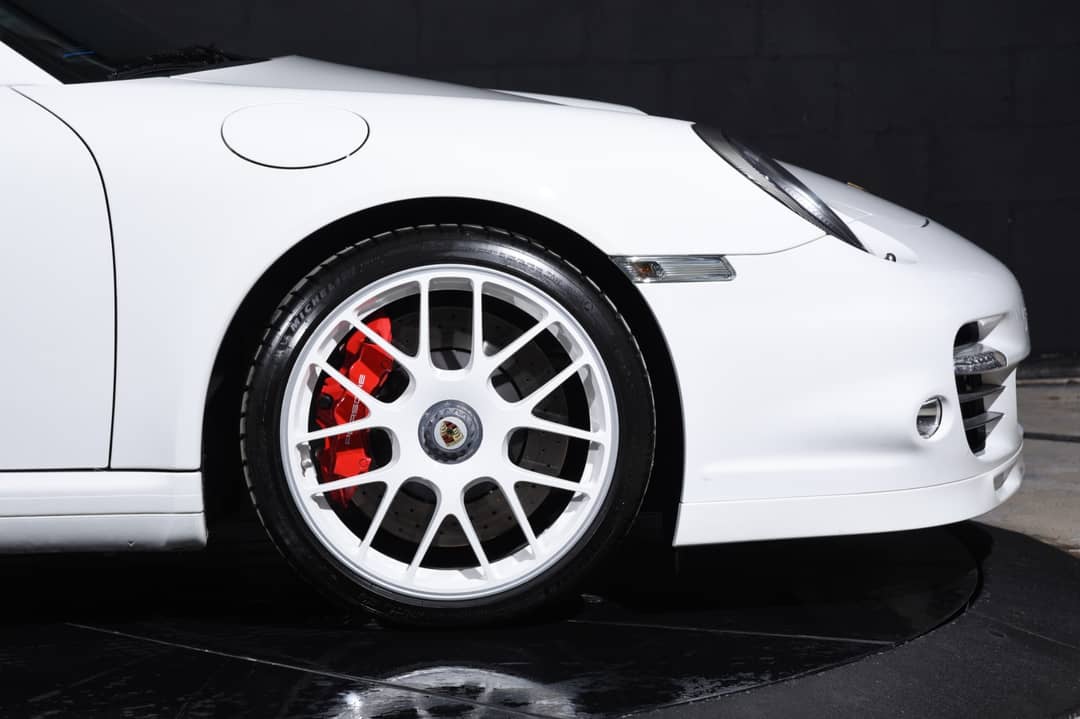 2013 Porsche 911 Turbo — photo 32