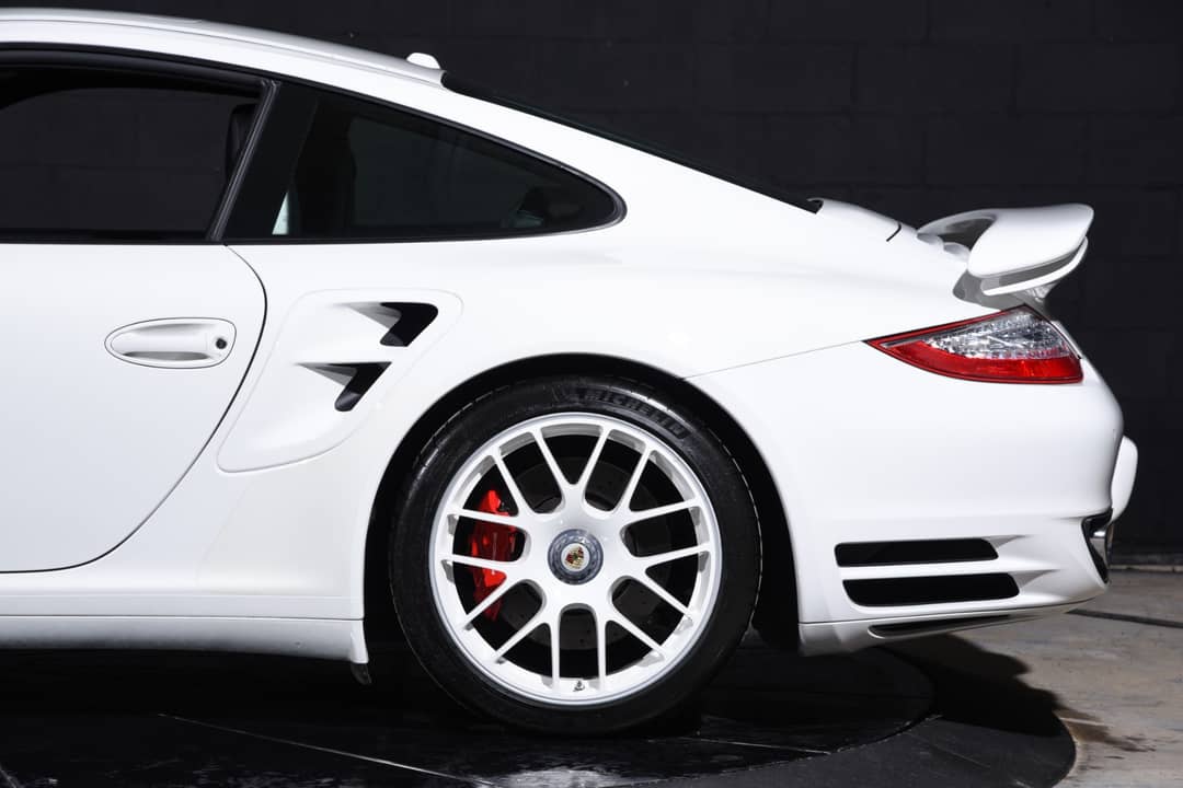 2013 Porsche 911 Turbo — photo 40