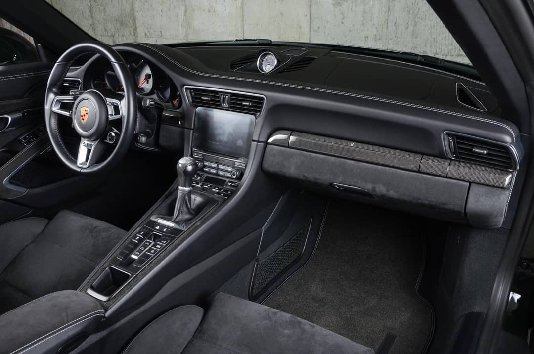 2018 Porsche 911 Carrera GTS — photo 15