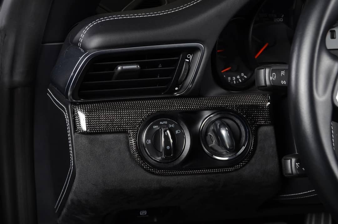 2018 Porsche 911 Carrera GTS — photo 25
