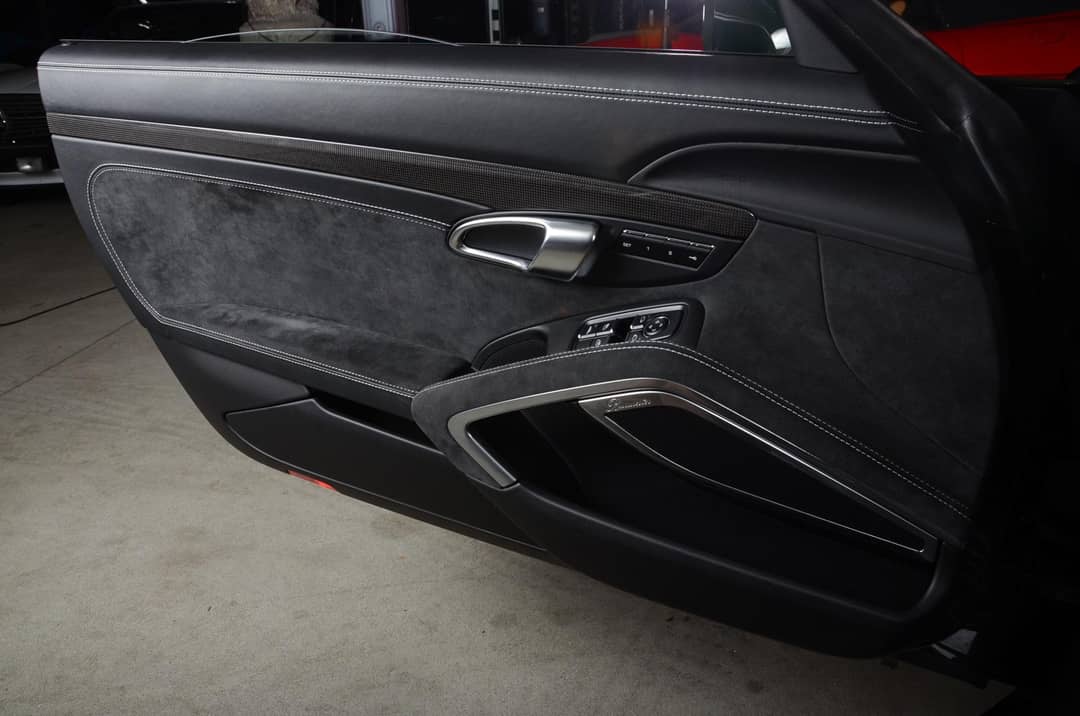 2018 Porsche 911 Carrera GTS — photo 28