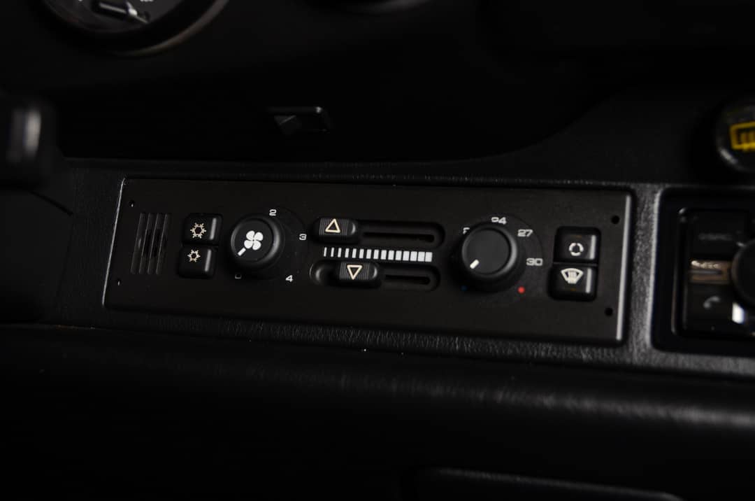 1992 Porsche 911 Carrera 2 — photo 24
