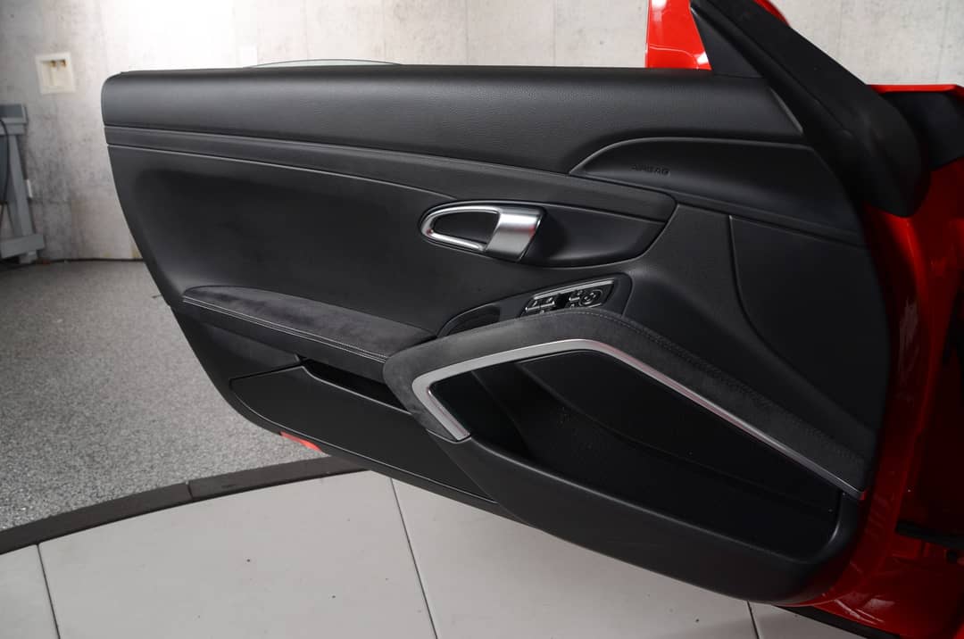2016 Porsche 911 Carrera GTS — photo 20