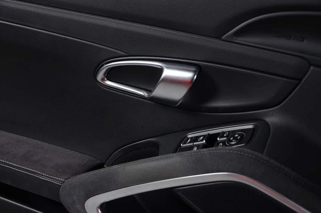 2016 Porsche 911 Carrera GTS — photo 21
