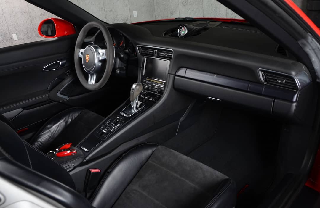 2016 Porsche 911 Carrera GTS — photo 37
